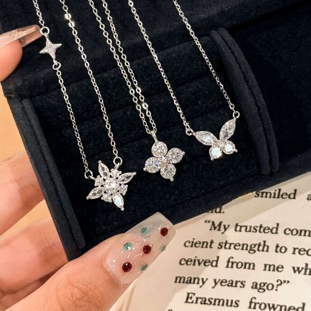 Butterfly sterg sier necklace, light , high-end feeg, lucky clover zircon collarbone chain, heart pendant