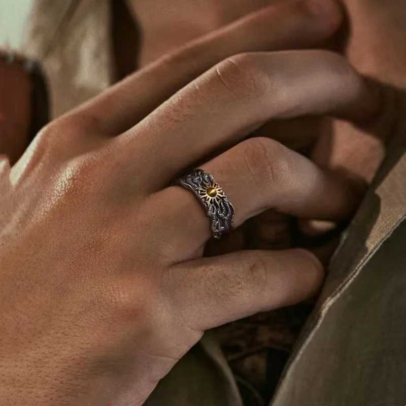 Retro Golden Sun Ring For Men SIlver Color Punk Gothic Trendy Open Ring Handmade Designer Jewelry Unisex Accessories Lovers GiftXJ250219
