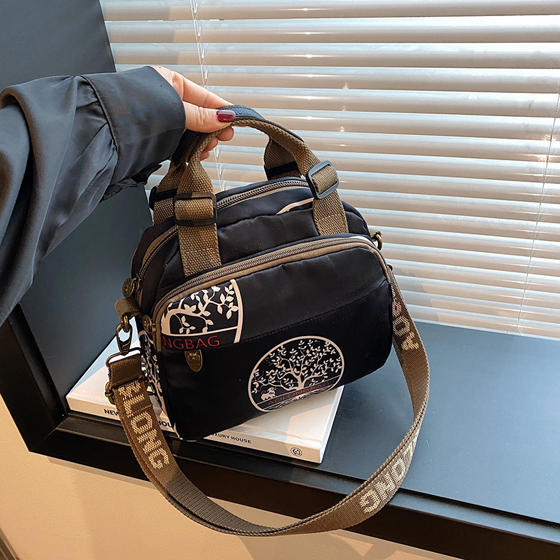 Light luxury printed ethnic style 2025 new women's single shoulder versatile artistic crossbody waterproof lightweight small bag #swissmilitary