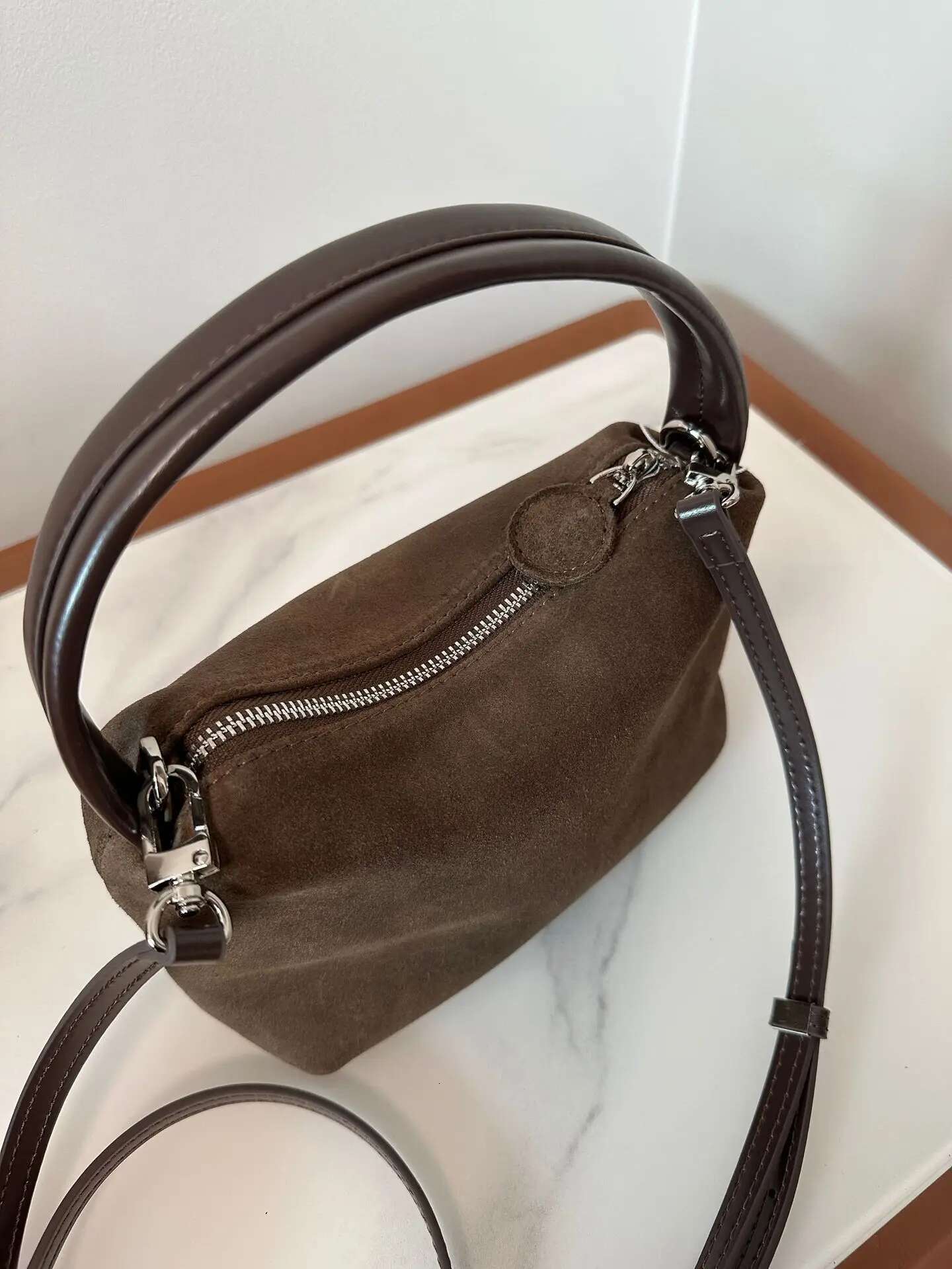 2025 New Frosted Cowhide Hand-Held Crossbody Bag With High-End Feel, Similar To Xiaohongshu Women's Bag, Fashionable Small Squar