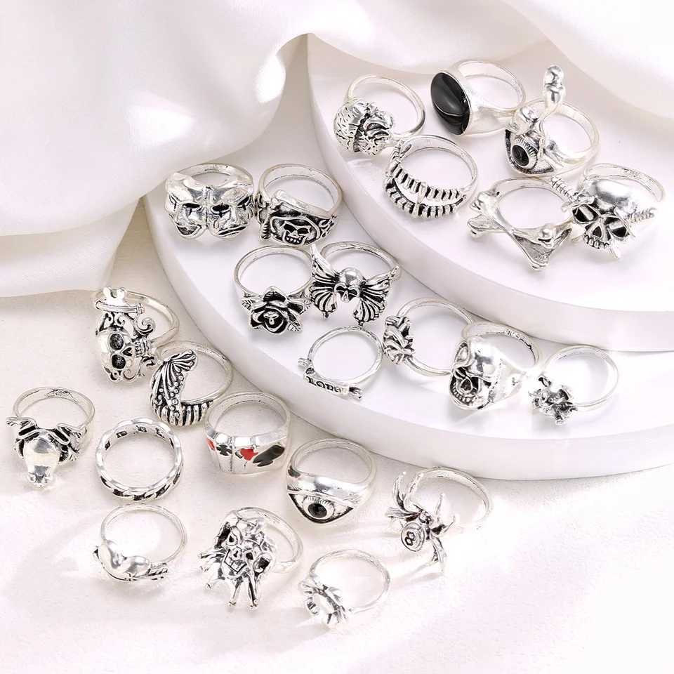 24 Pcs/Set Gothic Ring Set for Women Men Fashion Clown Face Devil Smile Face Pattern Finger Rings Punk Halloween Jewelry GiftsXJ250219