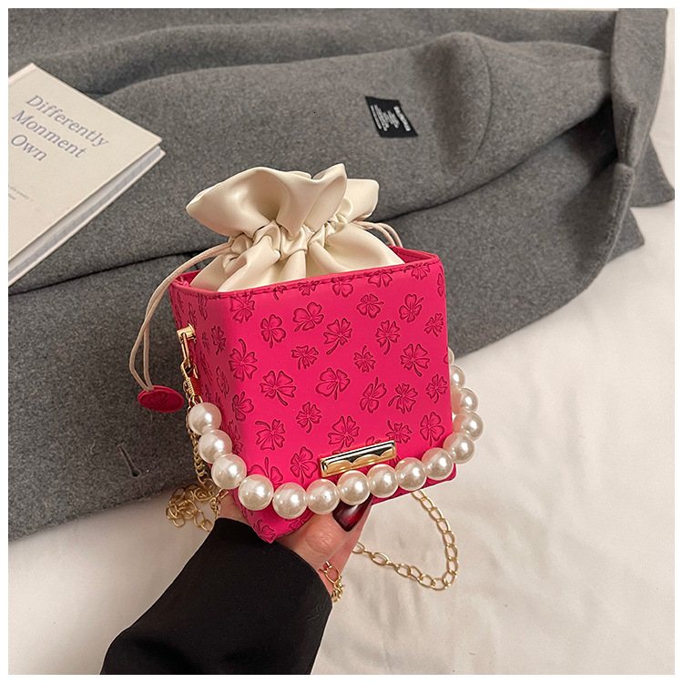 2025 Spring New Fashionable and Western Style Pearl Handheld Personalized Drawstring Chain Shoulder Strap Small Square Bag #swissmilitary