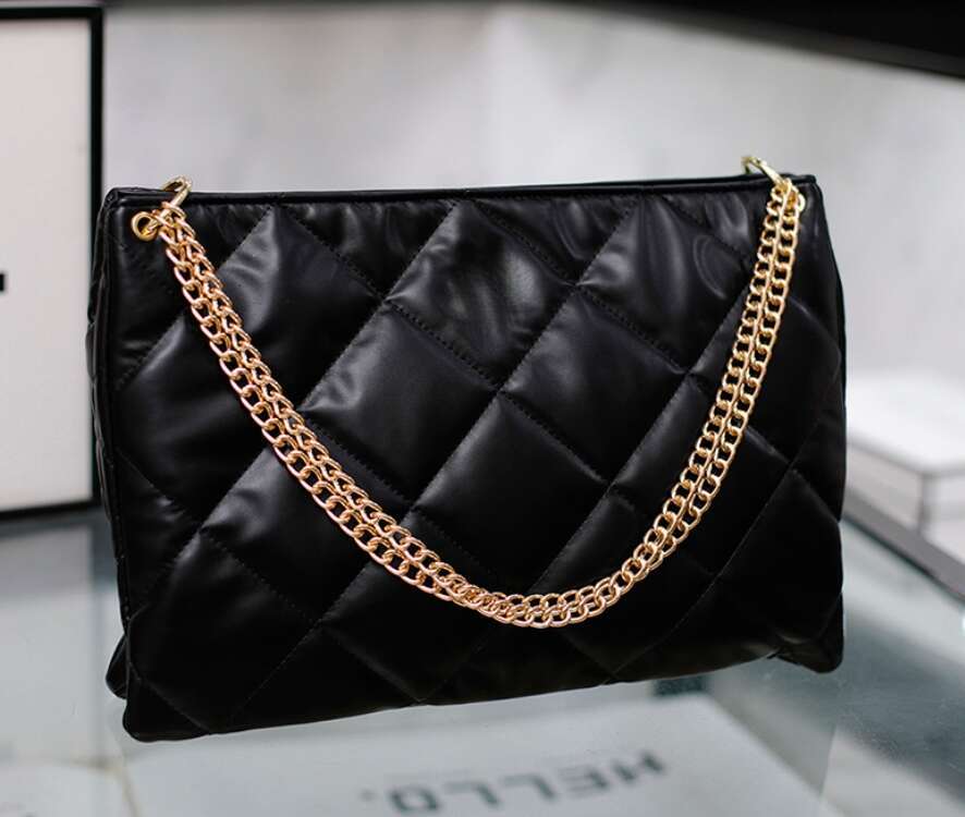 Large Capacity Dia Grid Women's New High-End Commuting Bag, Popular Wide Shoulder Strap Diagonal Cross Bags
