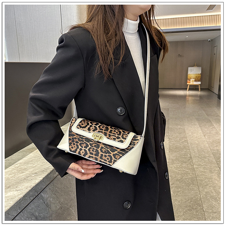 Designer 2024 Autumn/Winter leopard print casual high-grade one-shoulder splicing small square Retro commuter crossbody fashion all-match women's