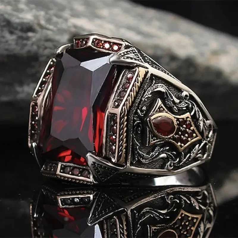 Classic Retro Rainbow Men Rings Silver Color Carving Pattern Signet Steampunk Rings for Men Birhday Gift Party Gothic JewelryXJ250219