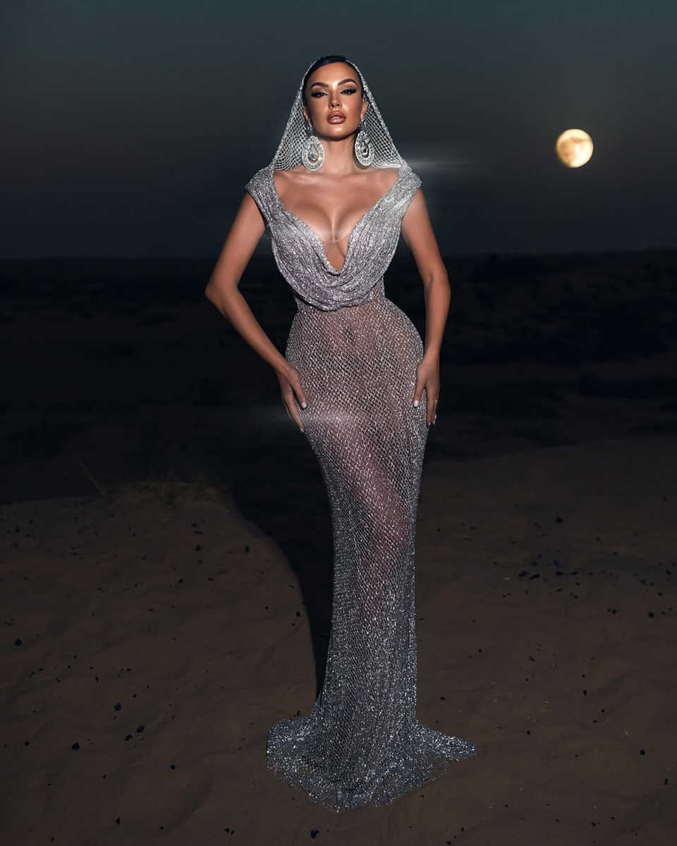 Sexy Evening Dresses For Women V Neck Sleeveless Gown Lace Sequins Sweep Train Customized Dress