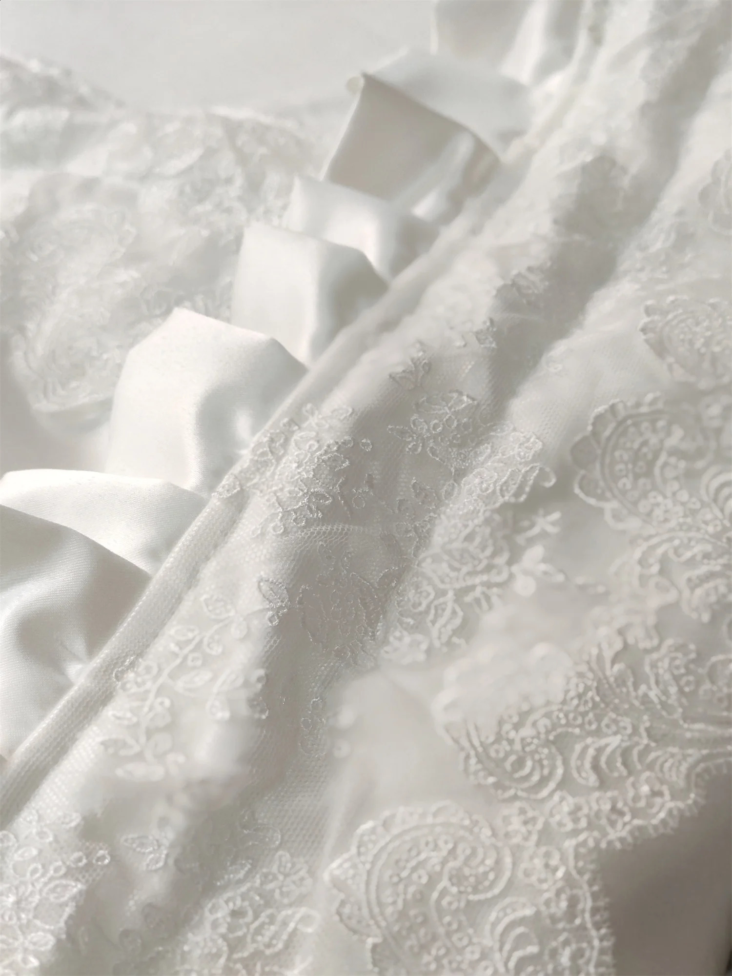 Soft Satin Wedding Fabric Infant Swaddle Blankets Soft Baby Girls Boys Stroller Wraps With Sash White Christening swaddle 250218