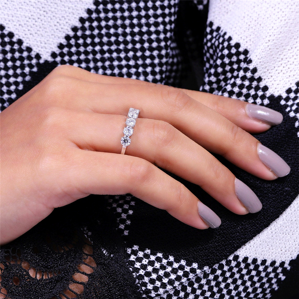 Elegant Jewelry 18K White Gold 7 Stone Lab Diamond Halo Engagement Ring for Women 3.5mm Round Cut