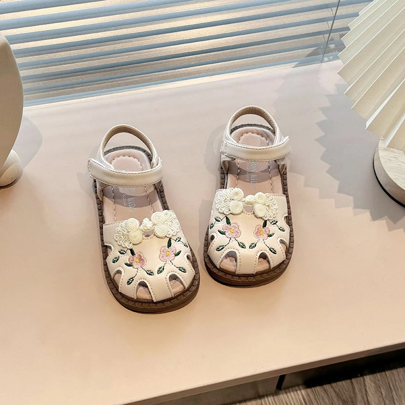 Girl Princess Dress Sandals Summer Chic Children Embroidery Half Sandals Fashion Sweet Flower Kids Cut-outs Flat Sandals Soft 250219