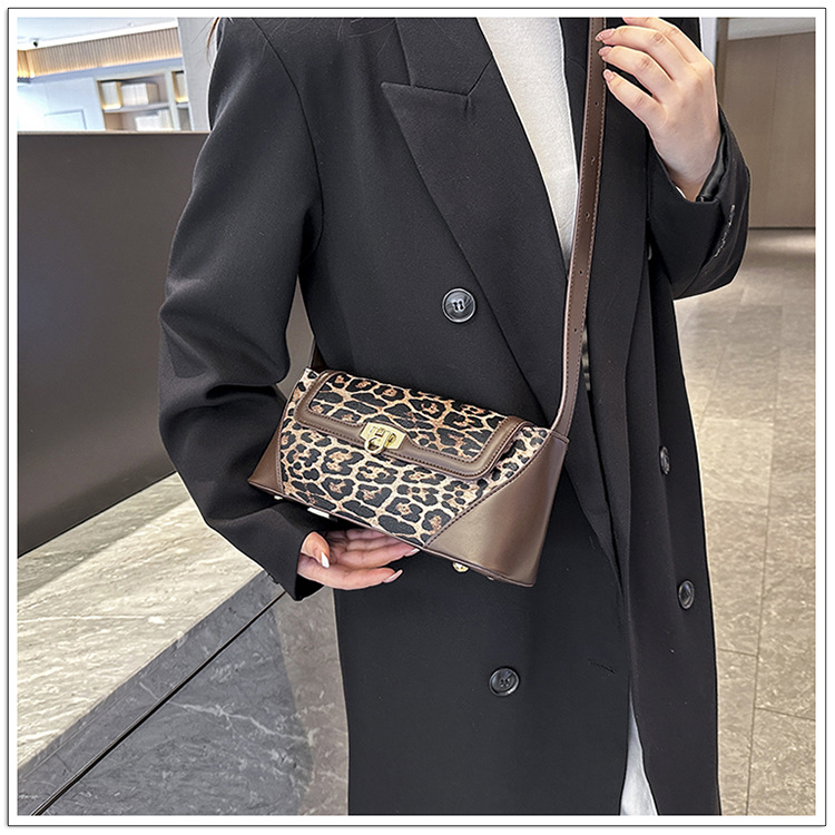 Designer 2024 Autumn/Winter leopard print high-grade one-shoulder patchwork small square Retro commuter crossbody fashion all-match women's bag