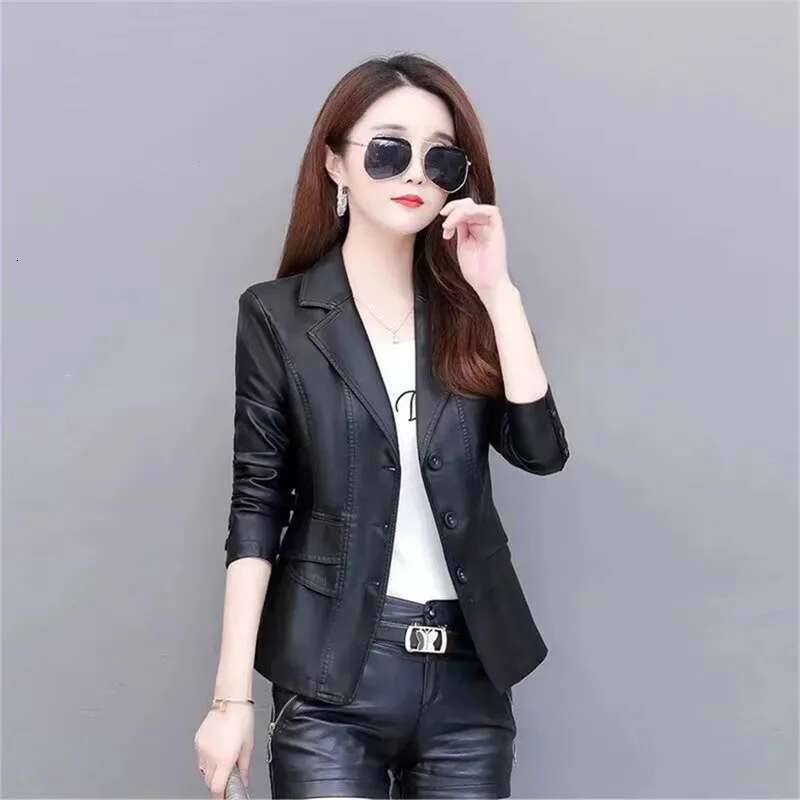 Women's Short Cotton Thickened Suit 2024 New Autumn and Winter Slim Fit Slimming Leather Jacket Women
