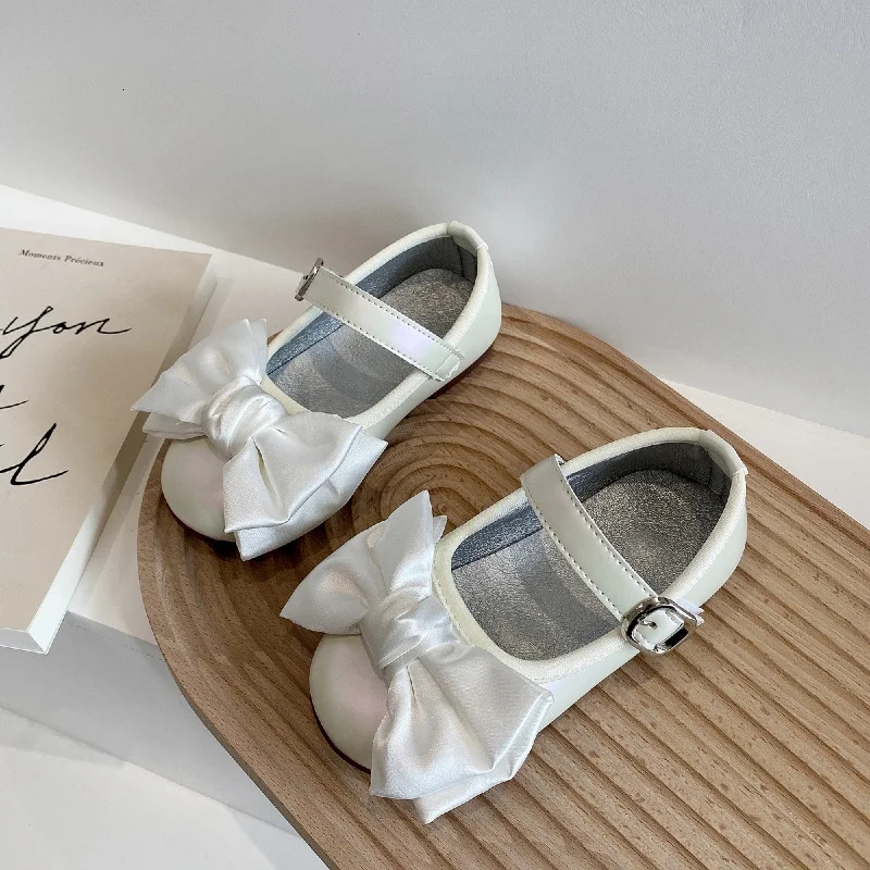 Spring Burst Round Toe Bow Decorative Flat Shoes Lovely All Match Childrens Shoes 250219