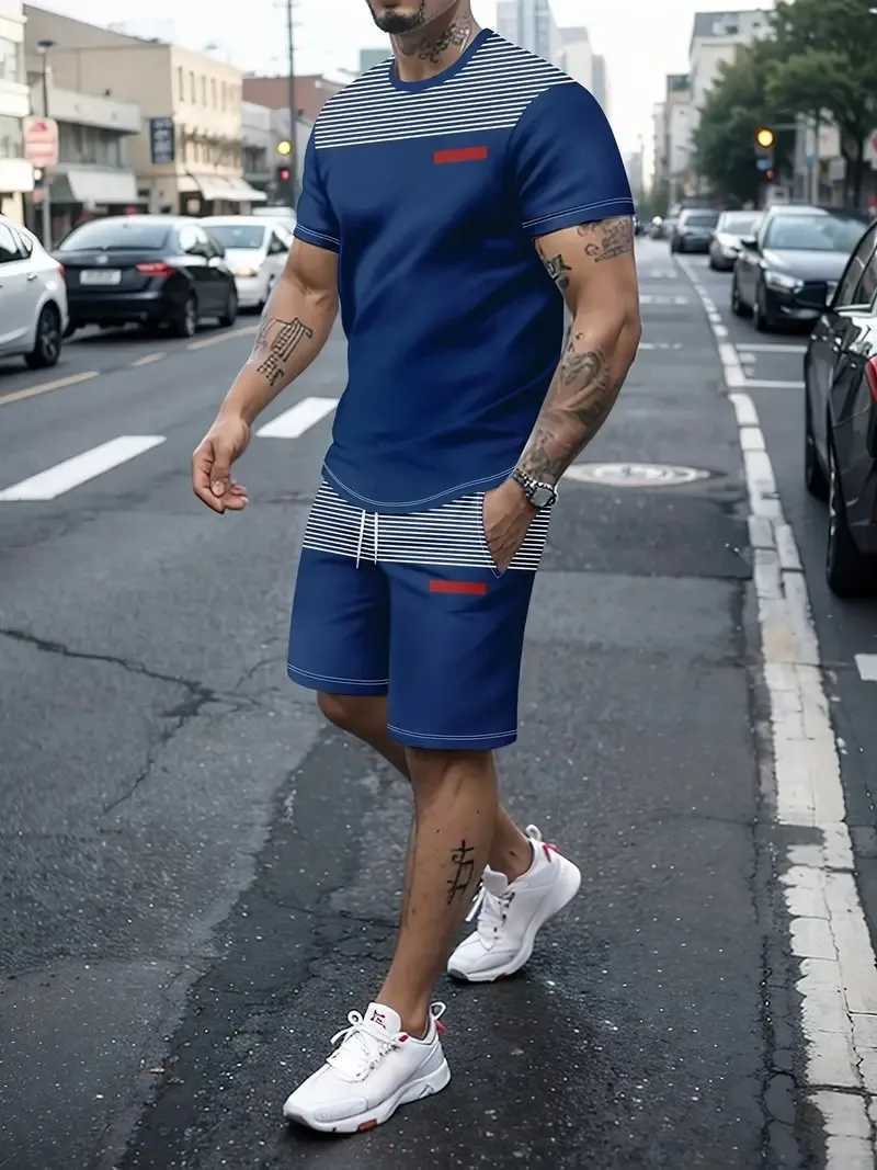 Mens T-shirt Set Striped Colour Blocking Printing Fashion T-shirt Short Sleeve + Shorts Two Sets Oversized Sports Mens SuitXJ250218