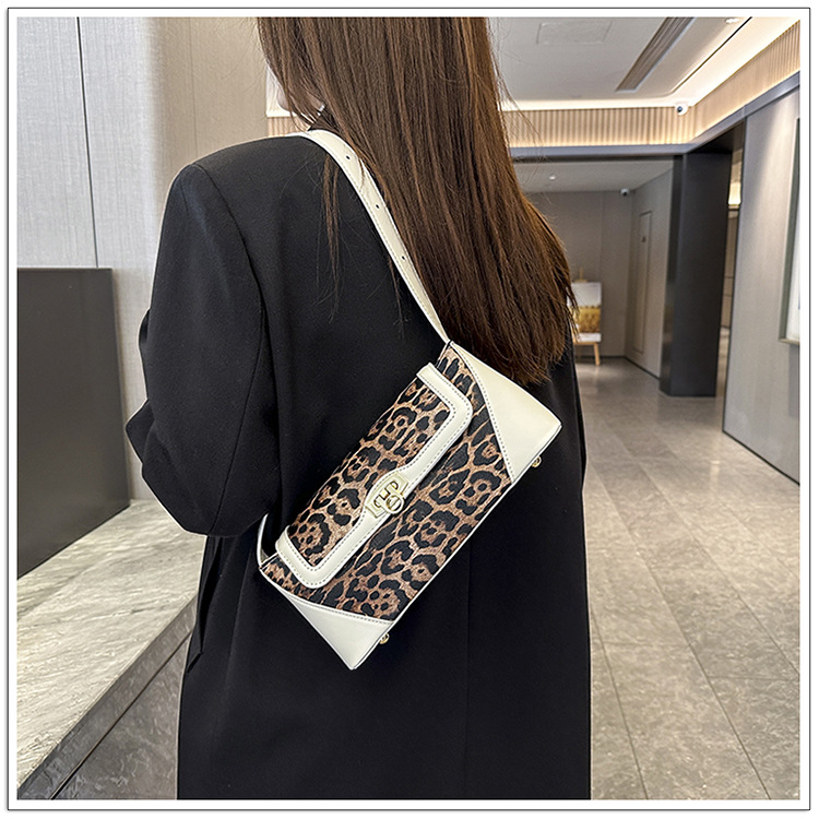 Designer 2024 Autumn/Winter leopard print casual high-grade one-shoulder splicing small square Retro commuter crossbody fashion all-match women's