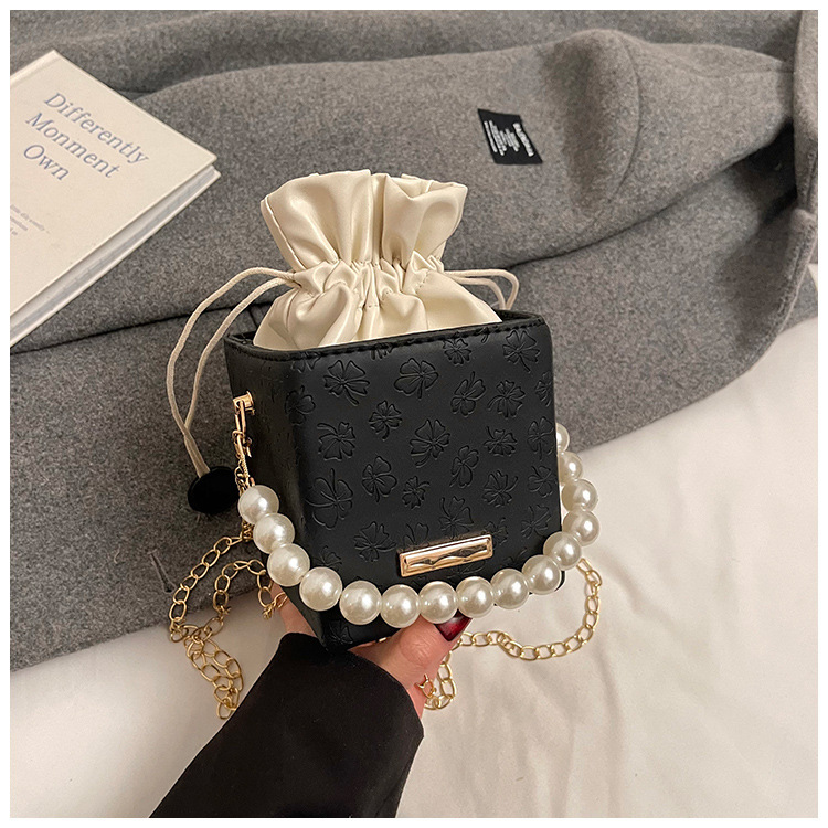 2025 Spring New Fashionable and Western Style Pearl Handheld Personalized Drawstring Chain Shoulder Strap Small Square Bag #swissmilitary