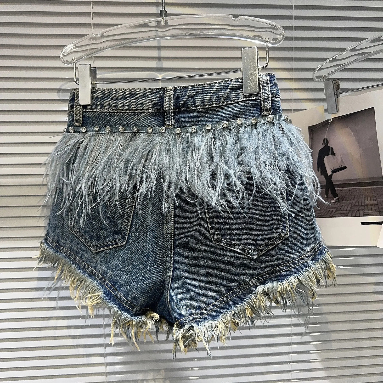 Autumn Collection Rhinestone Embroidered Beadings Feathers Tassel Vintage Blue Denim Shorts Women Short Jeans 250217