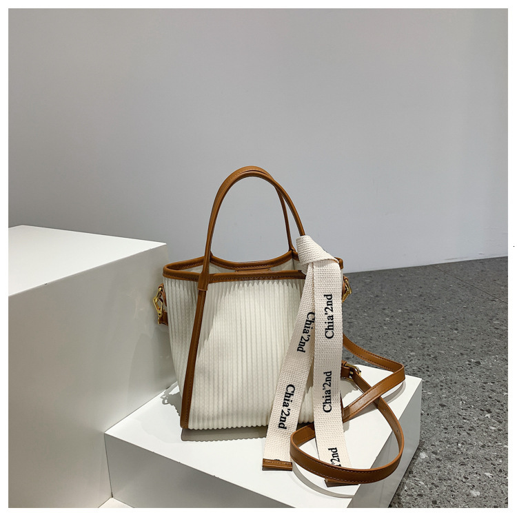 New Designer Coffee Handbag Light Luxury Handbag Outdoor Shoulder Bag Crossbody Bag Wallet Card Bag Large Capacity Shopping Bag