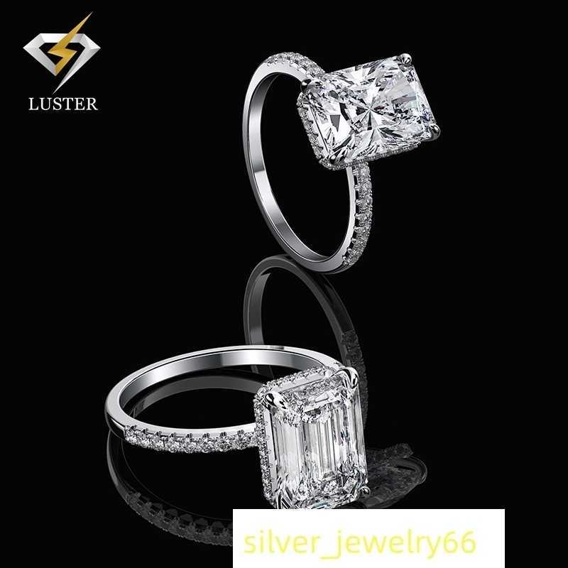Luster Jewelry Luxury Design 18k Gold Engagement Wedding GRA Emerald Moissanite Diamond Ring for Women