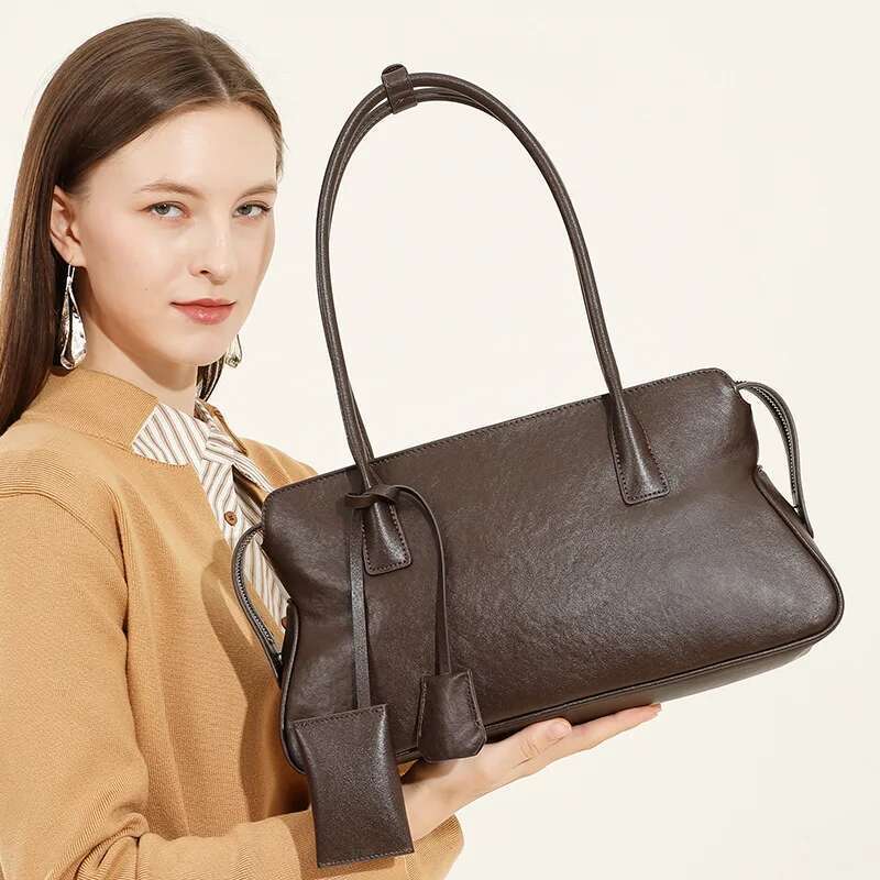 2025 New High Quality Vegetable Tanned Leather Handbag Horizontal Square Large Capacity Pillow Type Single Shoulder Women's Bag