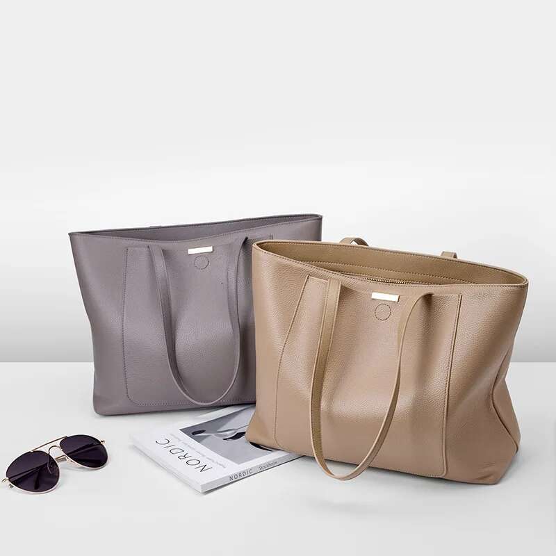 Women's Large Capacity Shoulder Bag High-End Ladies Genuine Leather Commuter Shopper Bags High Quality Handbag Big Tote