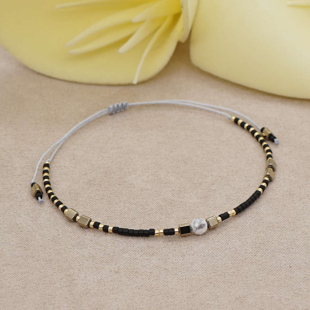 Bohemian style minimalist rice bead hand woven friendship rope iron gallbladder half women's jewelry small bracelet