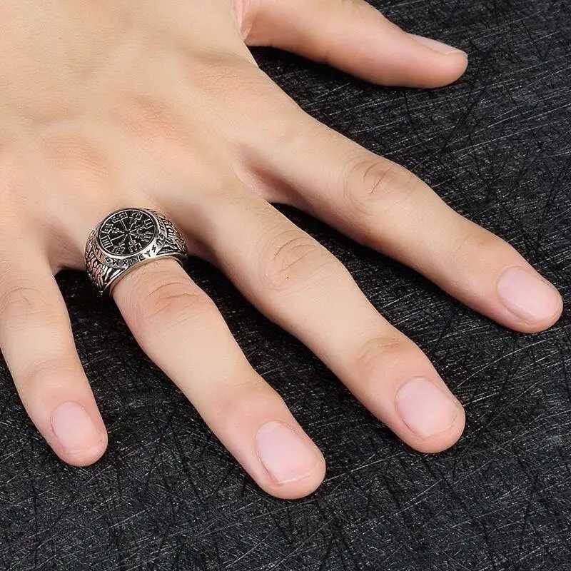 Vintage Viking Rune Signet Scandinavn Rings for Men Domineering Punk Nordic Amulet Jewelry WholesaleXJ250219