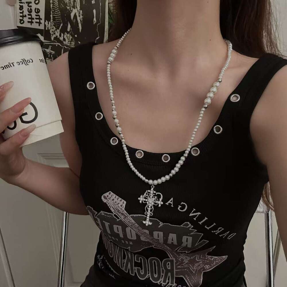 Star stacked pearl for women, light , niche design, high-end feeg, starry sky, double layered collarbone chain, neck chain necklace accessory