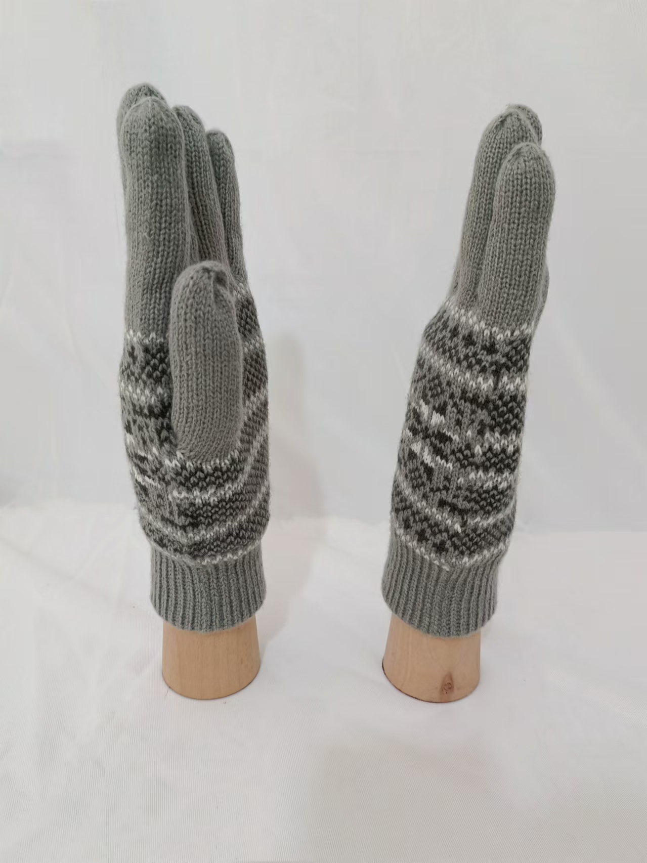 Men's and women's winter padded lining jacquard warm acrylic knitted gloves XYS007