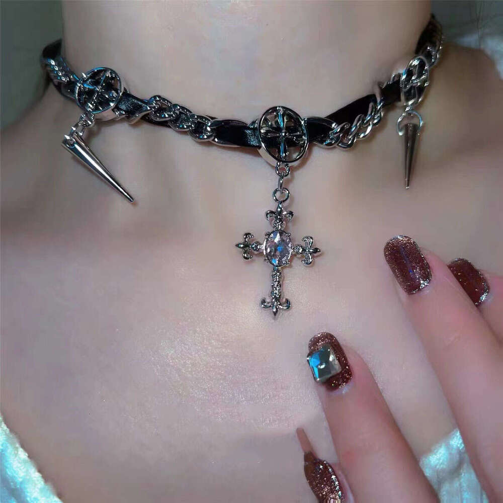 Punk dark style dia studded cross necklace jewelry, spicy girl gothic versatile niche design neck collarbone chain