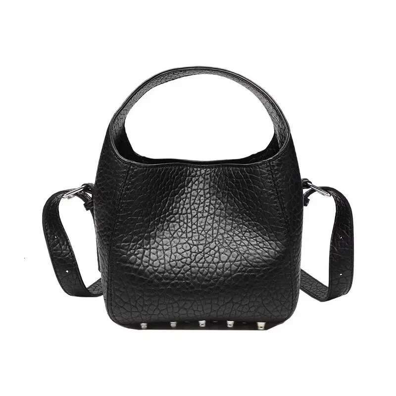 Hot Sale Women's Bucket High Quality Leather Handbags Ladies Fashion Rivet Shoulder Bag Female Casual Tote 2025