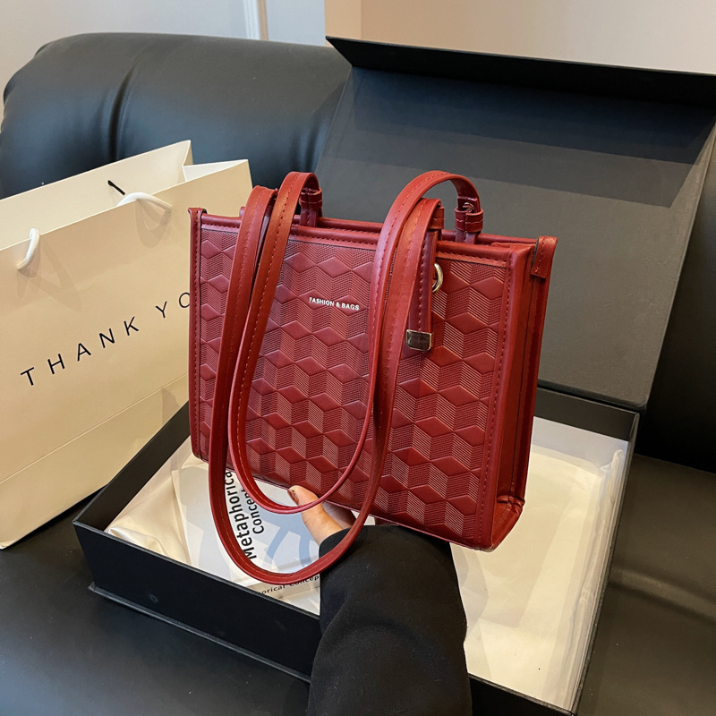 Red Large Capacity for Women 2025 New Trendy Winter Bridal Texture Handbill Shoulder Crossover Wedding Bag #swissmilitary