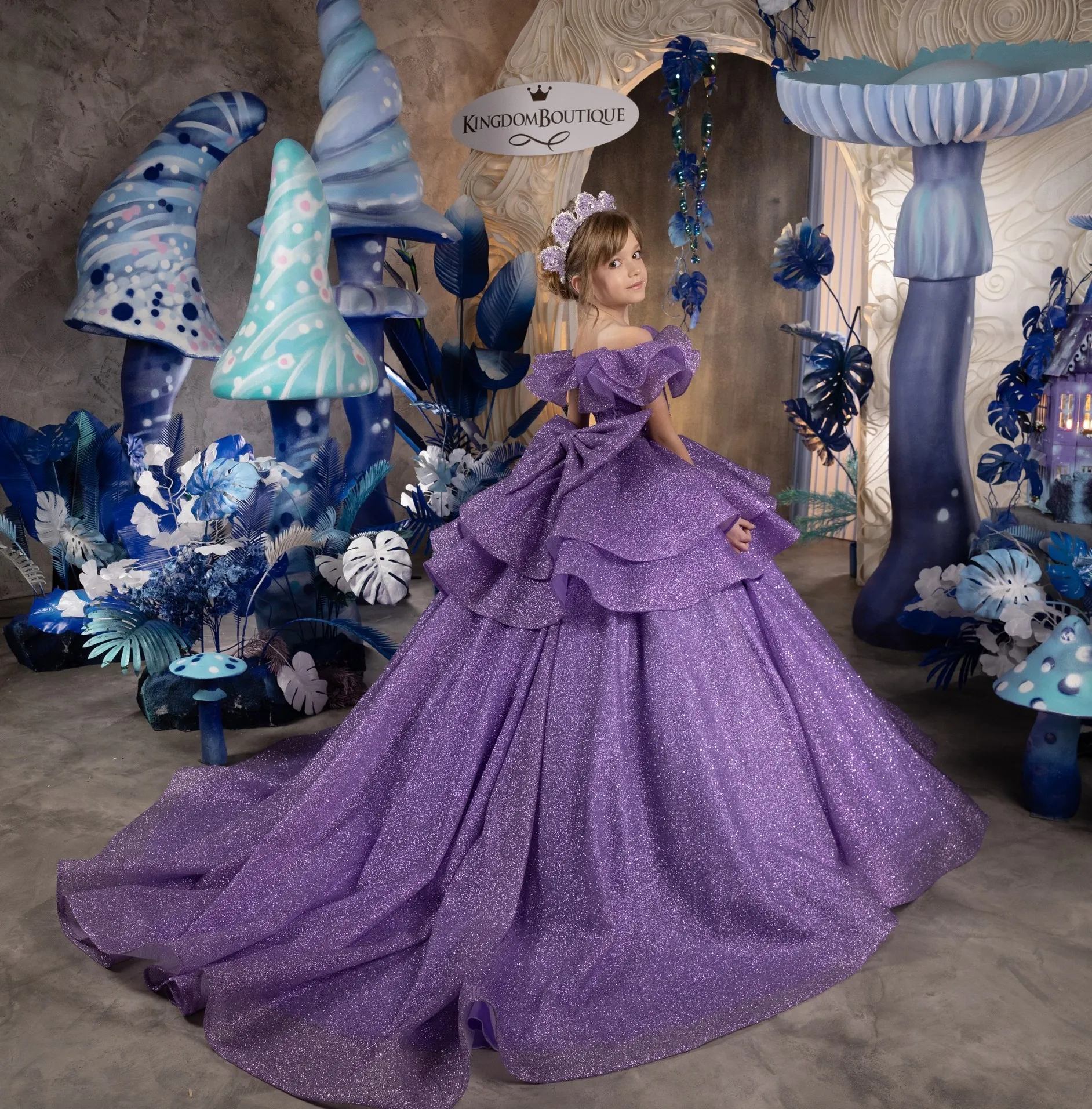 2025 Sparkly Purple Girl's Pageant Dresses Off Shoulder Ruffles Flower Girls Dress Long Kids First Communion Dress Tiered Glitter Sequins A Line 