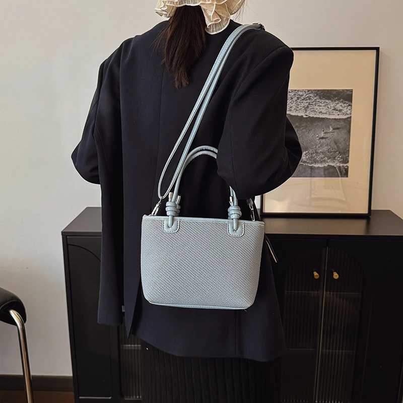 Trend PU Zipper Solid Color Crossbody Bags 2025 Spring New Simple Versatile Single Sewing Thread Womens Shoulder Bags Y250218