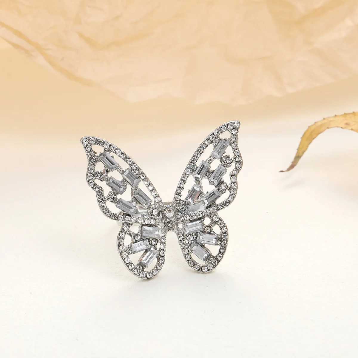 Hollow Butterfly Cold Wind Big Front Door Personality Light Luxury Pop Open RingXJ250219