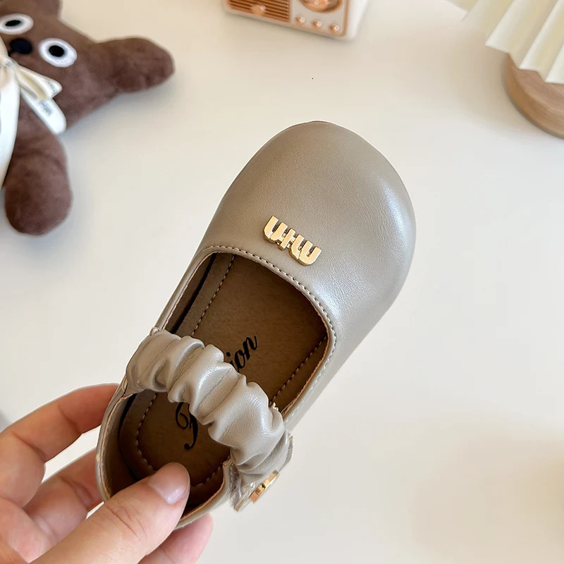 Girls Leather Shoes Spring Autumn Soft Sole Small Girls Princess Single Shoes Childrens Performance Shoes 250219