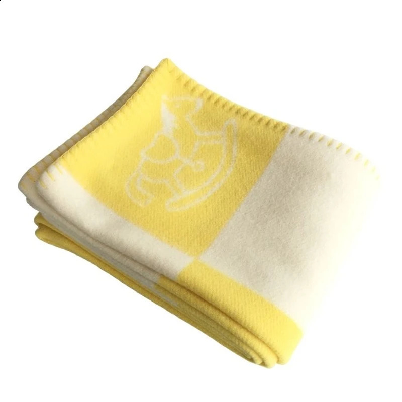 Infant Woolen Blanket With Cut Horse Pattern Pink Blue Thick Thermal Bedding Blankets 140CM*100CM 250218