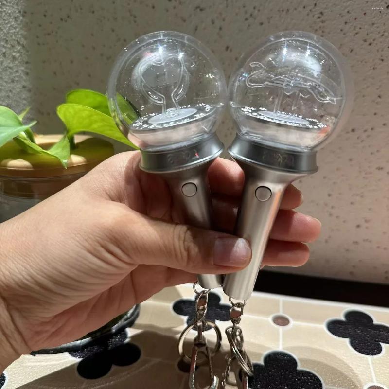 Keychains Kawaii Kpop Groups Mini Light Stick Creative Lights Keyrings Bag Pendant Key Tings Fans Collections Gifts