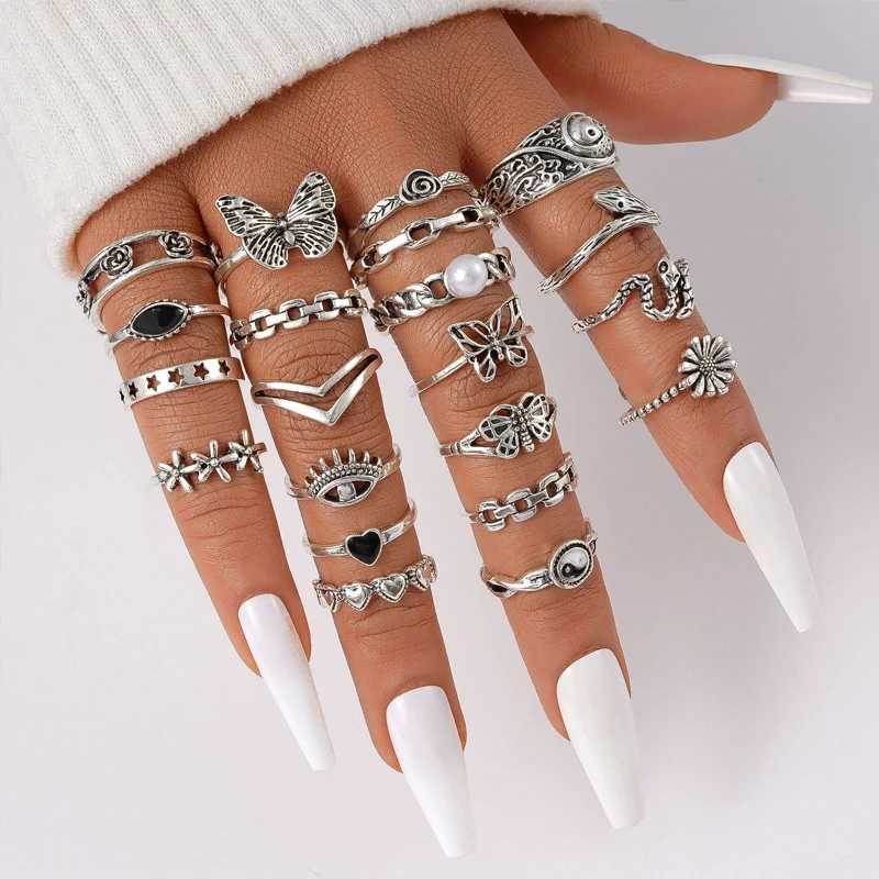 21 Pcs Gothic Rings Set for Women Fashion Simple Snake Butterfly Evil Eye Finger Ring Trendy Punk Jewelry Gifts 2024 NewXJ250219