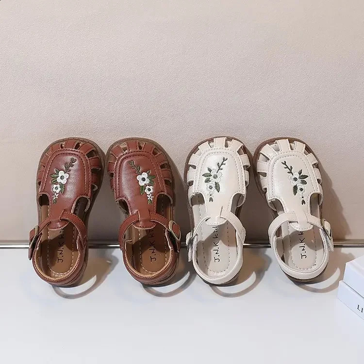 Traditional Chinese Embroidery Childrens Shoes Girls Sandals Summe Retro Princess Shoes Roman Style Girls Leather Shoes Childrens F05173 250219