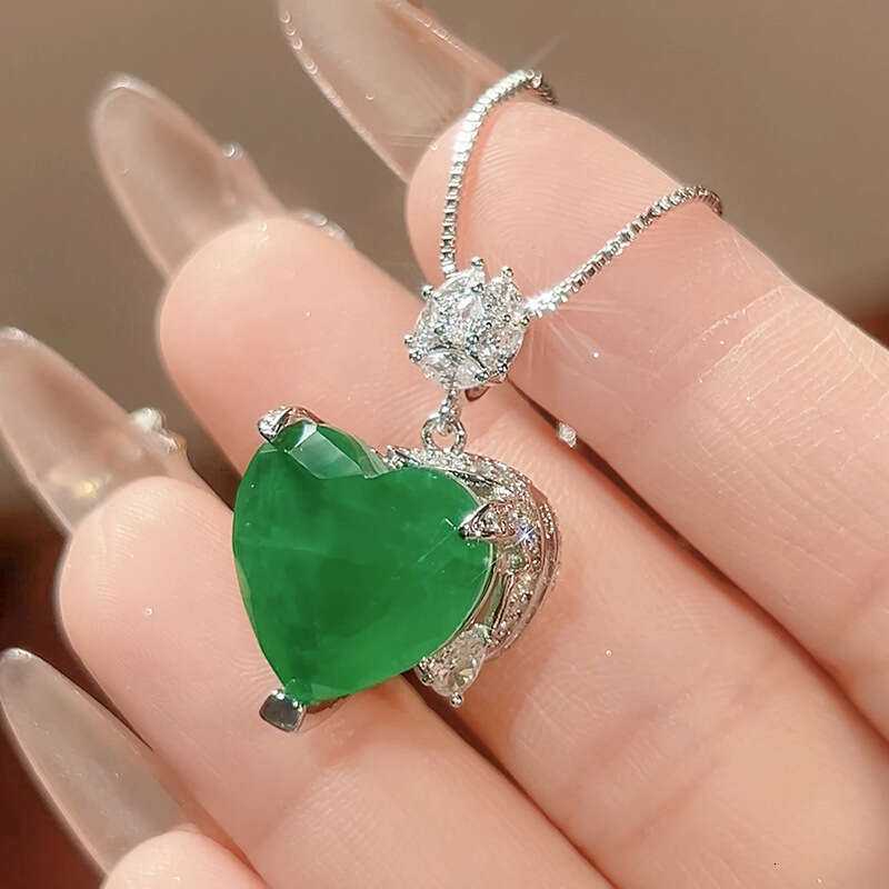 New jewelry set, heart-shaped ring necklace, grandmother green, niche, high-end, adjustable for women