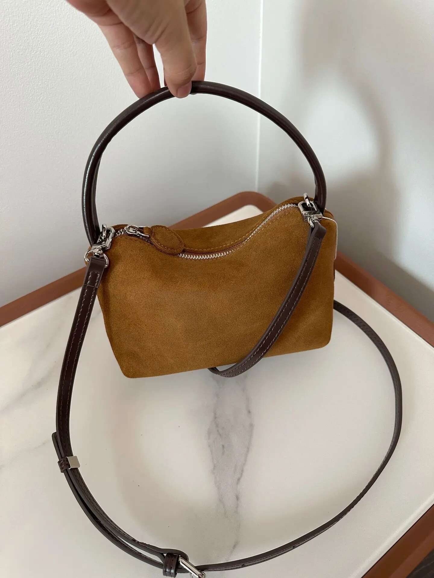 2025 New Frosted Cowhide Hand-Held Crossbody Bag With High-End Feel, Similar To Xiaohongshu Women's Bag, Fashionable Small Squar