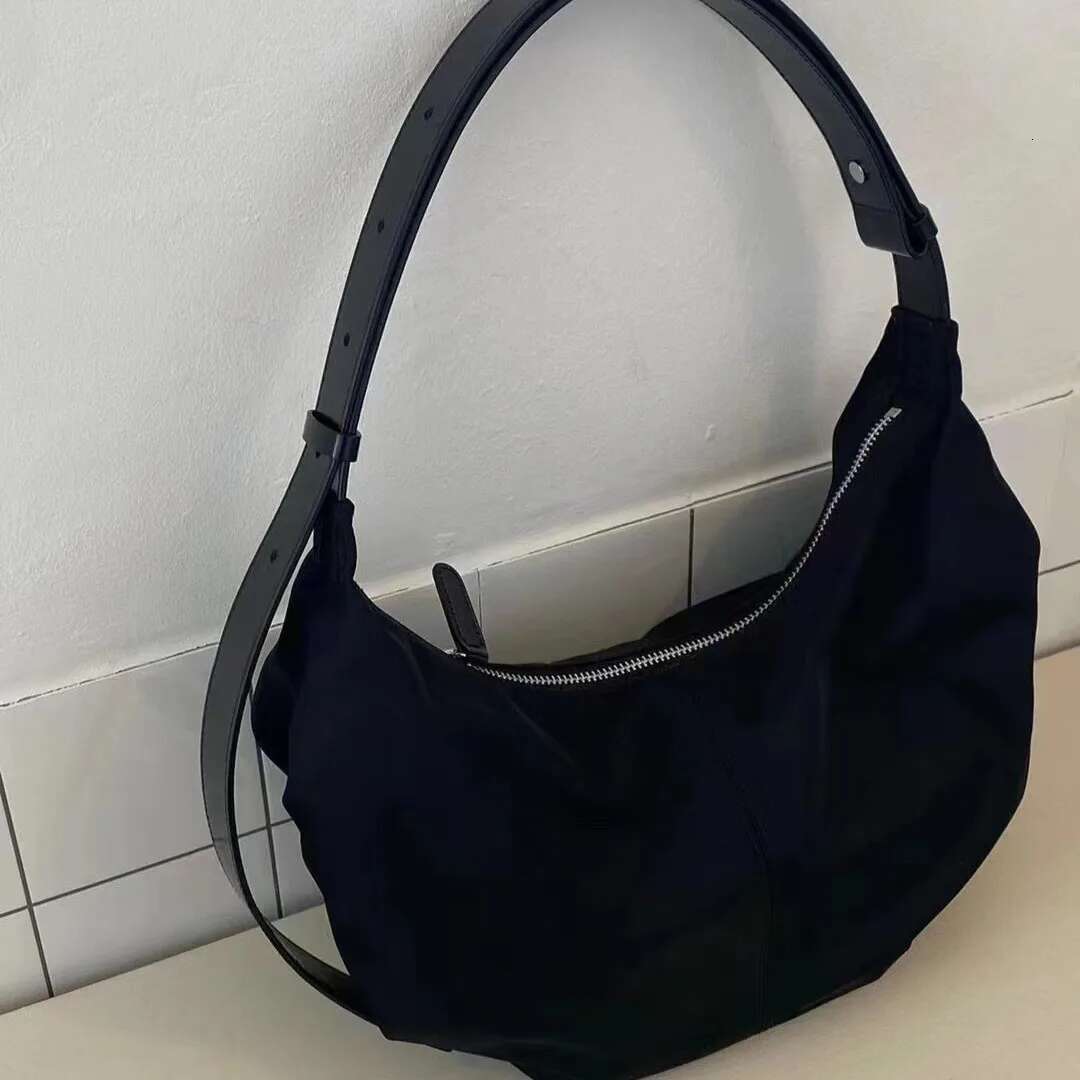 2024 New Leather Shoulder Versatile Anti Veet Underarm Suede Large Capacity Commuter Bag
