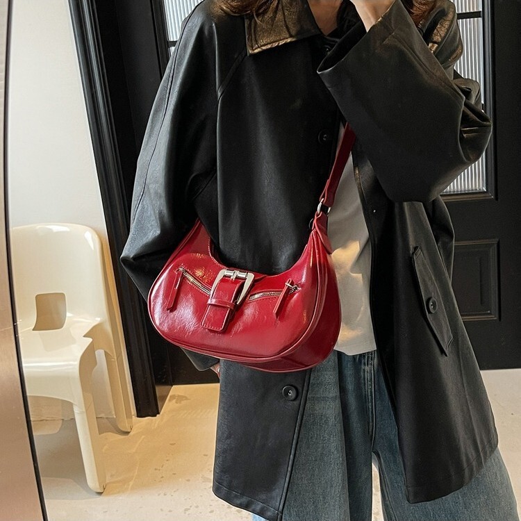 2025 spring new niche Maillard high-end crescent underarm single shoulder crossbody bag, spicy girl bag #swissmilitary