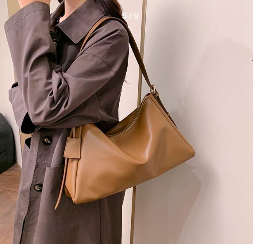 Female Armpit Cowhide Handbag, Shoulder Bag, High-Quality