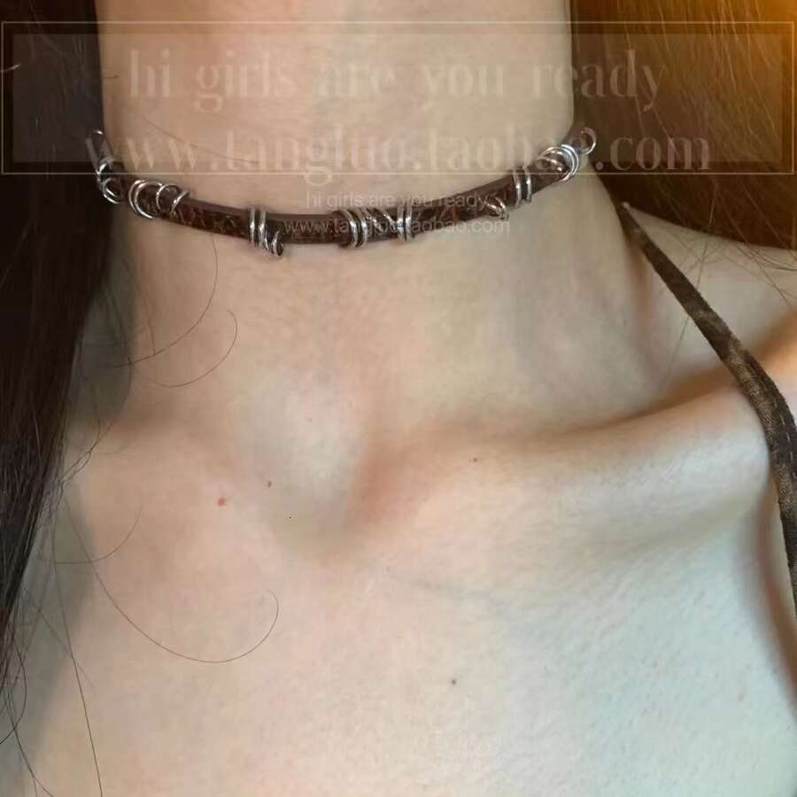 Punk leather choker sweet spicy girl personality necklace light niche dark cool style collarbone chain woman