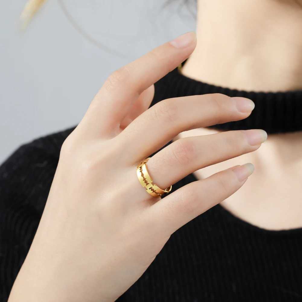 COOLTIME Stainless Steel Blade Rings for Men Women Punk Hip Hop Rock Silver Color Couple Ring Fashion Jewelry Gift WholesaleXJ250219