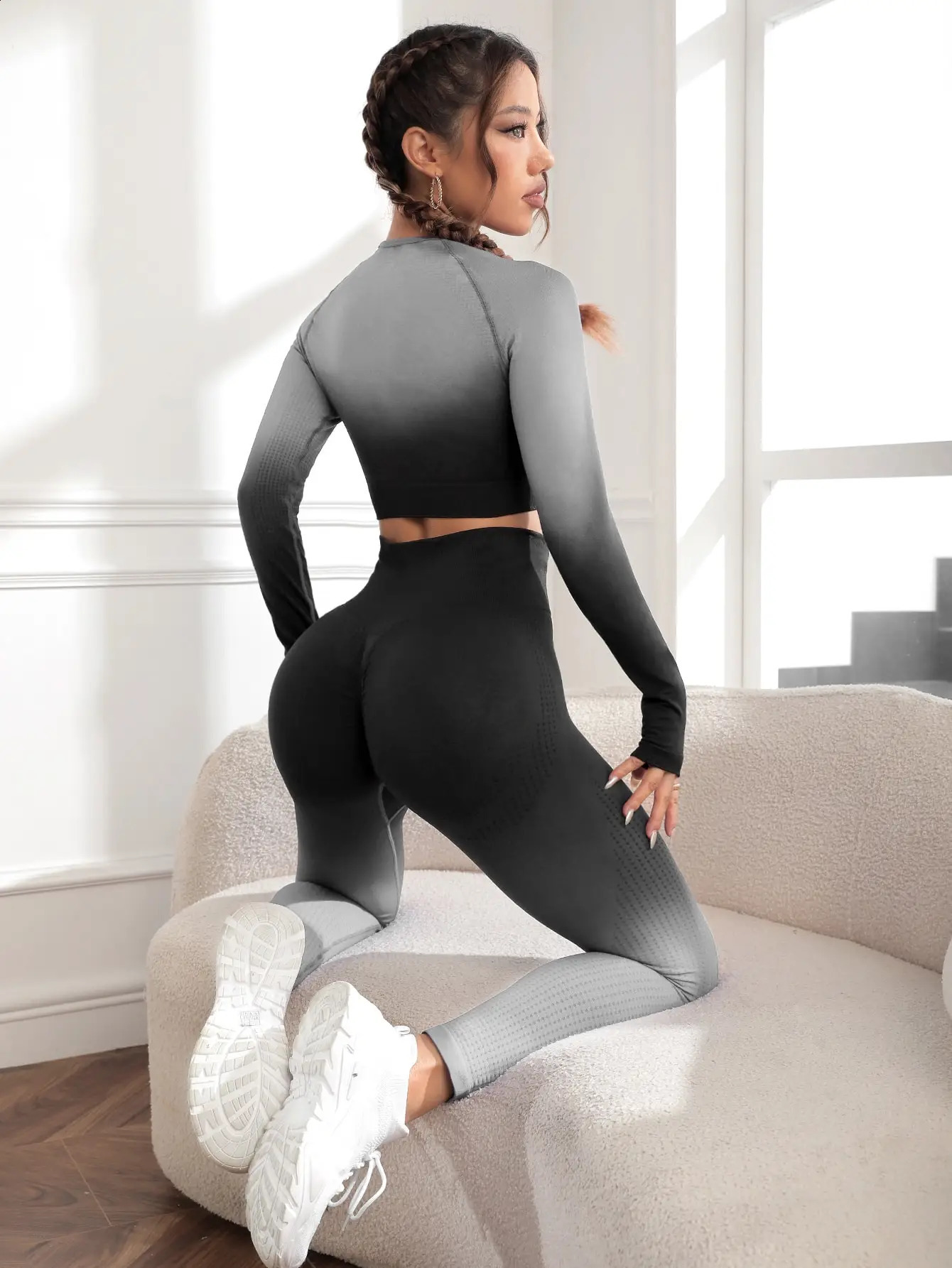 Yoga Fashion Gradient Set Womens 2-piece Seamless Training Clothes Long sleeved Top and Slim Fit Tights Suitable for Running 250219