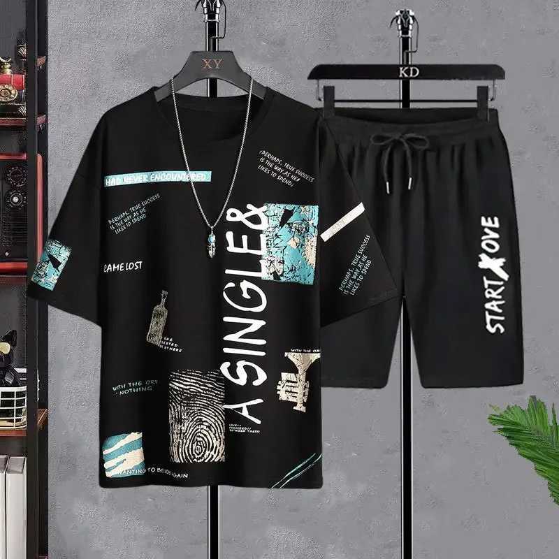 T-shirt for Men Set Summer Manga Tshirt Tops Bear Loose Graffiti Tee Fashion Goth Print Mens Short Sleeve Male Casual ClothesXJ250218