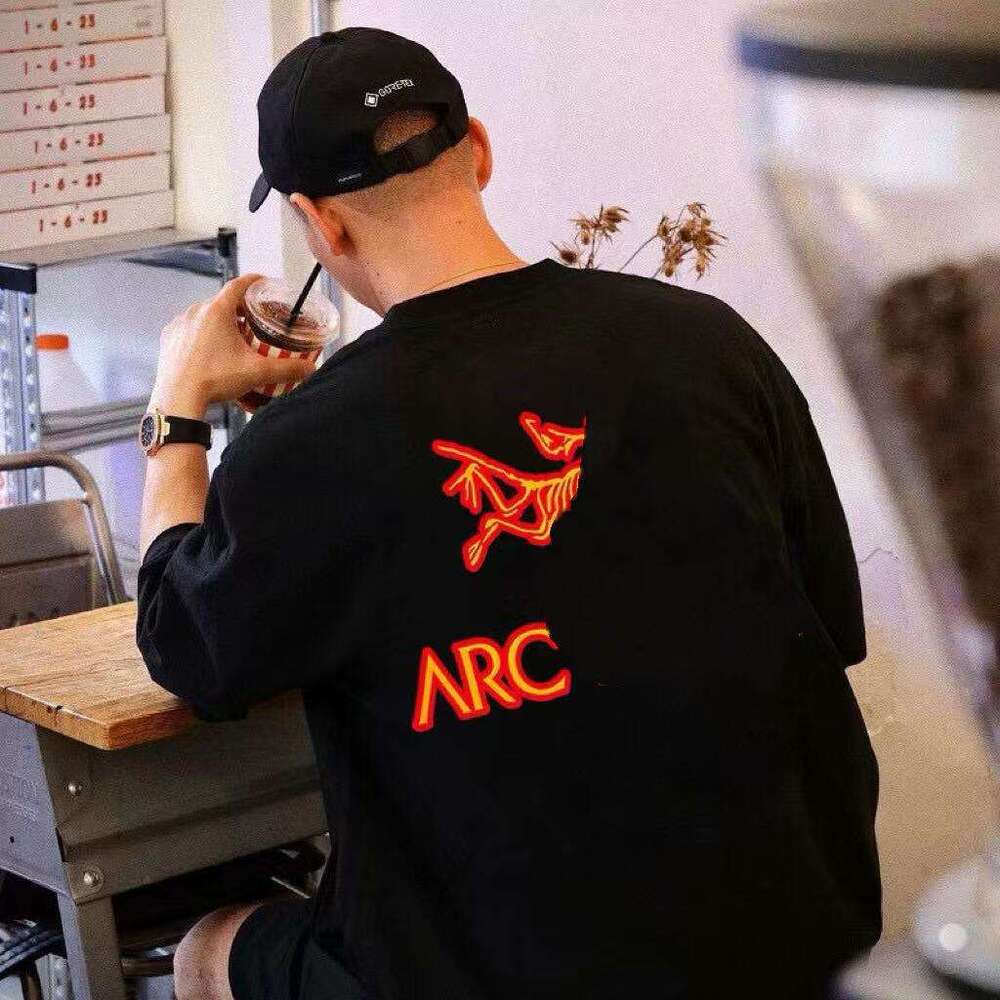 Designer T Shirt Arcterryx Tee Shirts Mens Women Graphic Tees Summer Cotton Loose Luxury Shirt Oversized Outdoor Tshirt