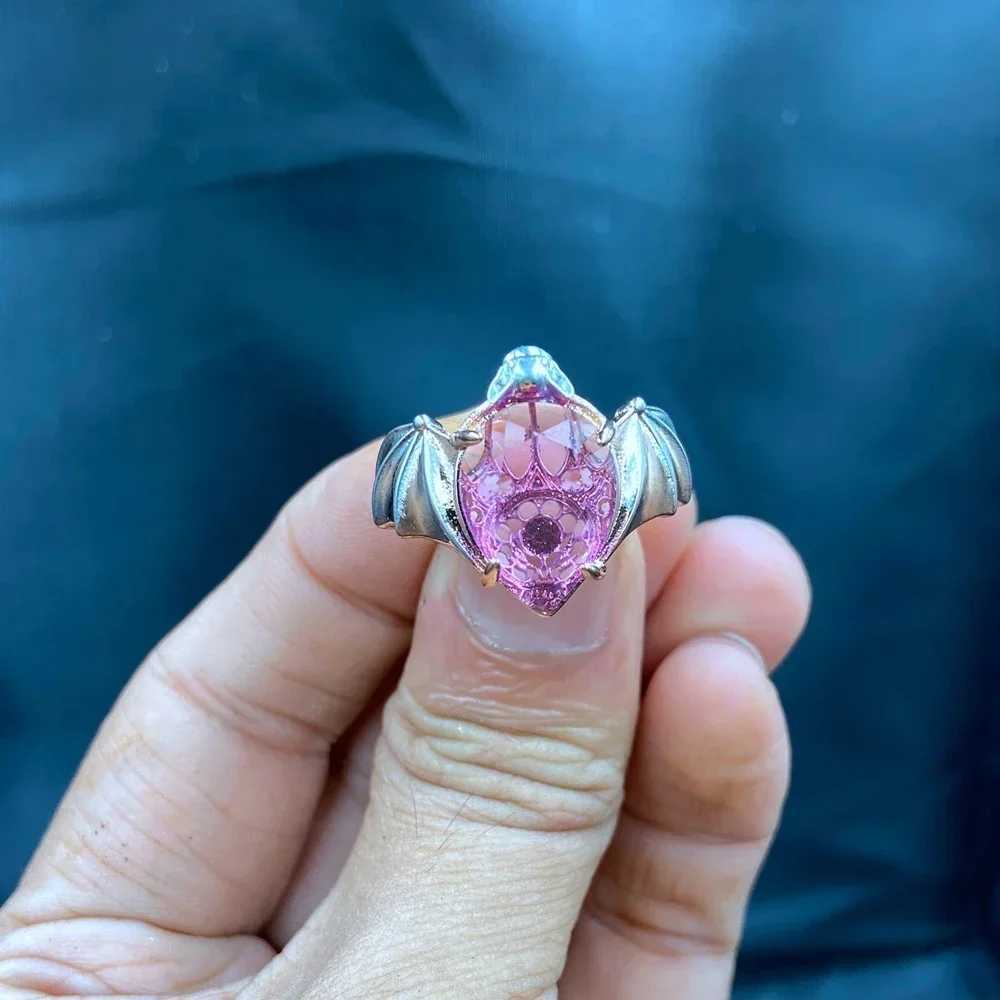 New Trendy Gothic Vintage Bat Finger Rings Inlaid Water Drop Shape Zircon Rings For Women Fashion Party JewelryXJ250219